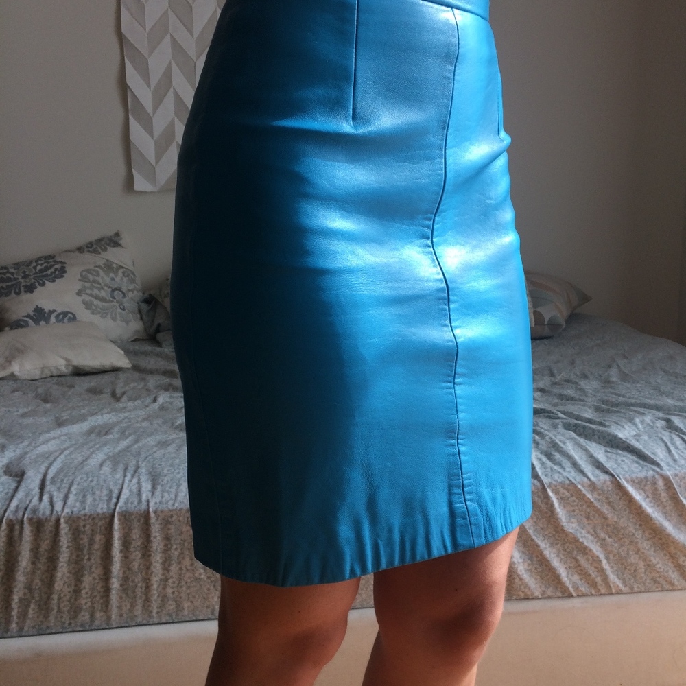 Electric blue 100% genuine leather skirt